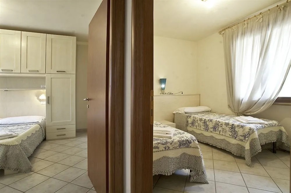 Aparthotel Villetta Tina Vada