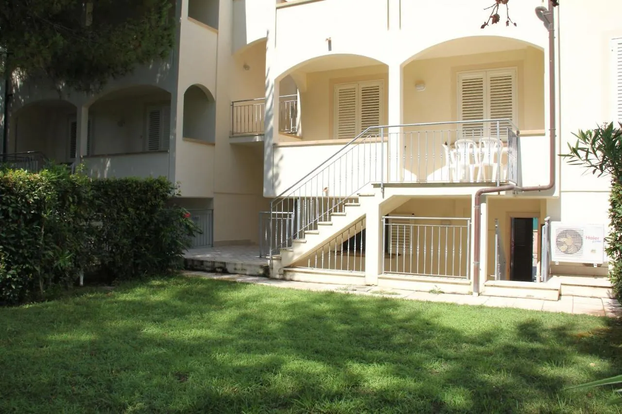 Villetta Tina Vada Aparthotel